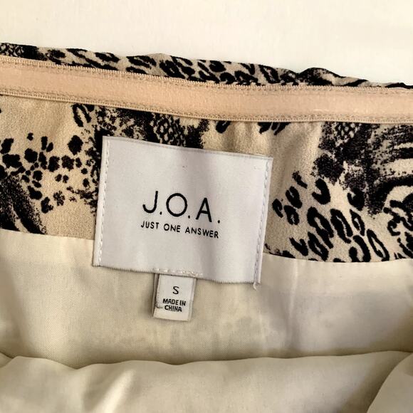 J.O.A. | Animal Mix Print Beige and Black Bodycon Ruched Mini Dress | Size S - Picture 6 of 9